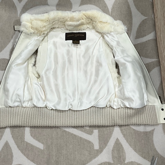 Louis Vuitton Rabbit Fur and Leather Vest - Picture 7 of 10